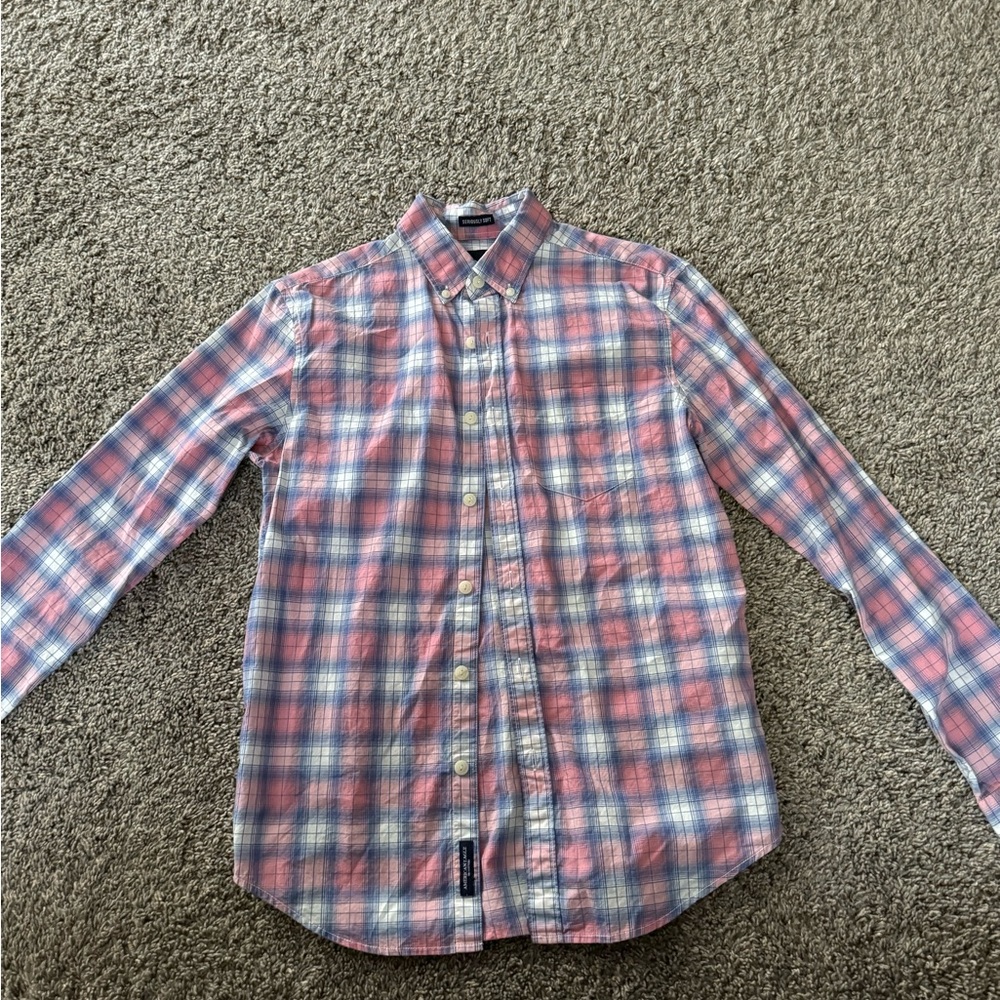 Men’s American Eagle button up with collar. Long sleeve.